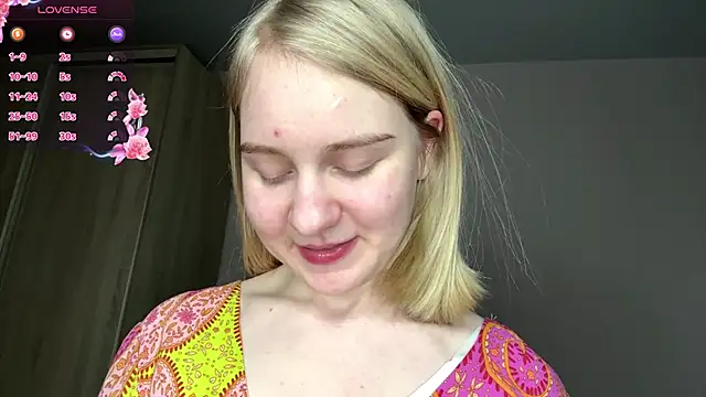 OdelinaFickenのウェブカメラショー