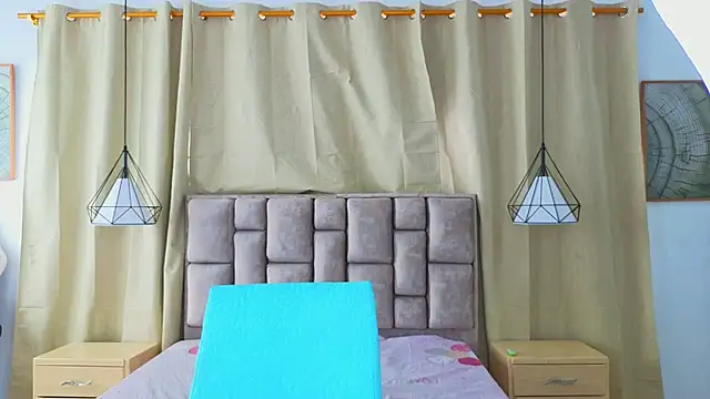 scarlettjohnson_ Adlı Modelin Canlı XXX Sohbeti