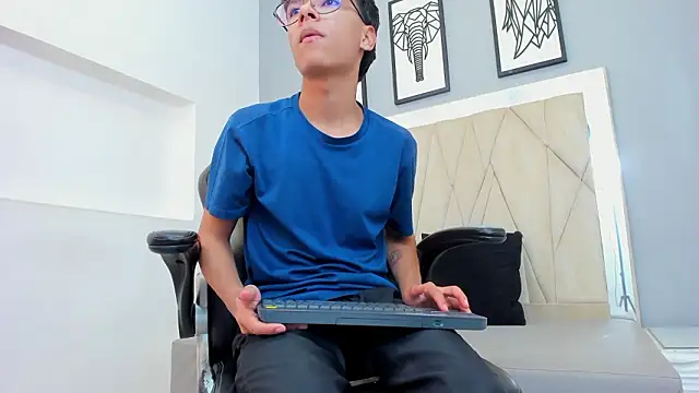 adams_bobby: απευθείας συνομιλία ΧΧΧ