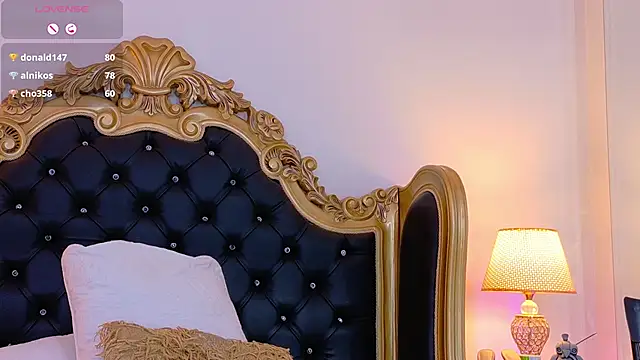 AdelinaVansのライブXXXチャット