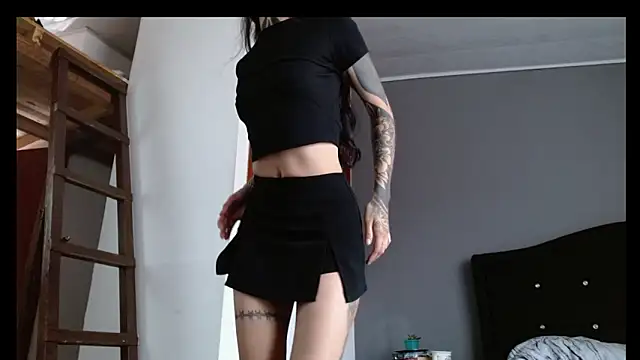 Emilia_1995n Live XXX chat