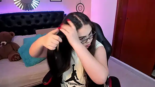 LolaVillalobos Adlı Modelin Canlı XXX Sohbeti