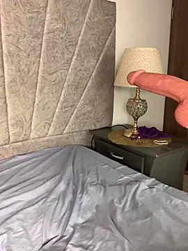 Val12777 Adlı Modelin Canlı XXX Sohbeti