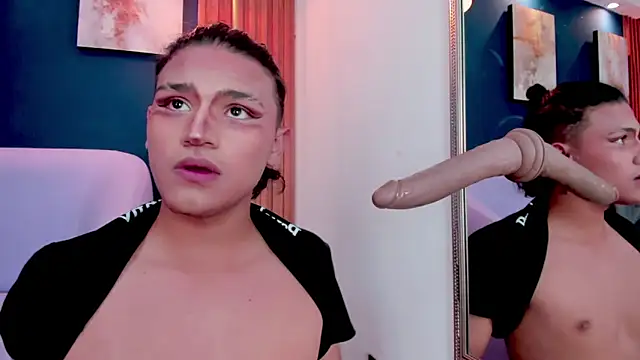 Ikaika_Kalani Show in webcam