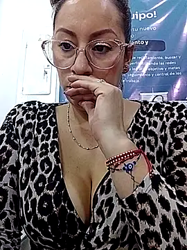 Katalina_S3xyのライブXXXチャット