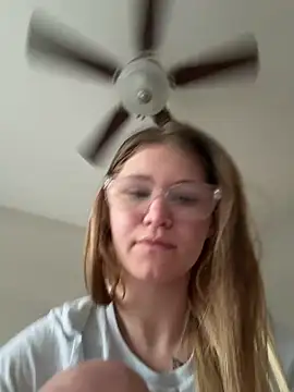 Pokazy przed kamerką – Riley_ray69