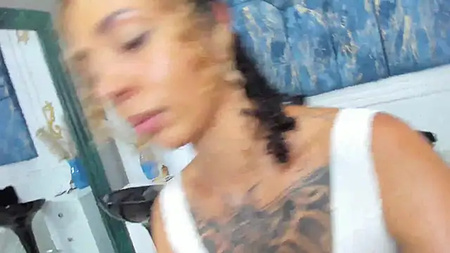 SilvanaOwenのライブXXXチャット