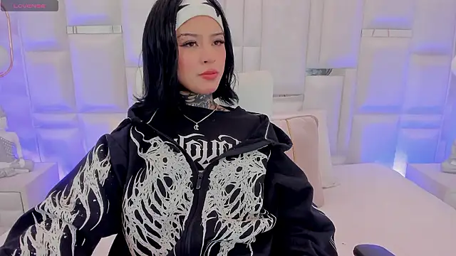 XXX chat uživo modela doll__bella