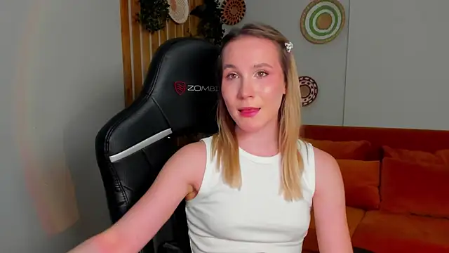 ElaraVoltage Webcamshow