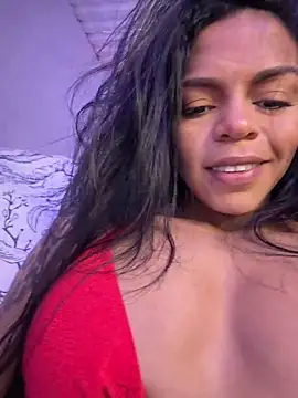 Charly_: διαδικτυακό σόου στην κάμερα