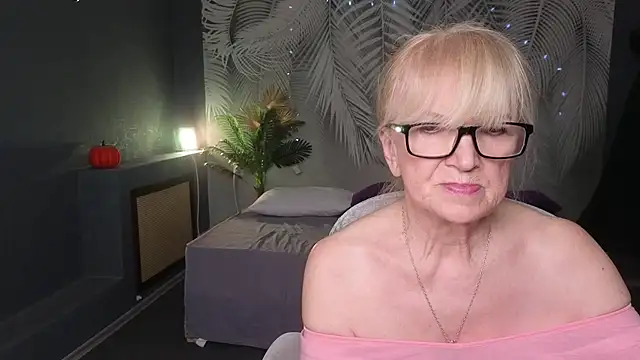 Sabina_Ros: онлайн-секс-чат