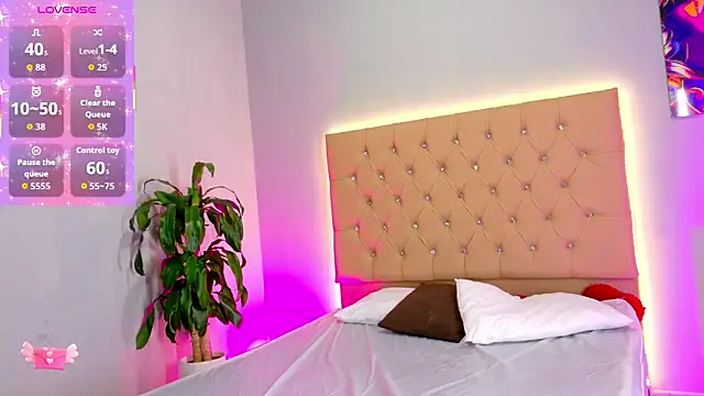 EmmaLawrence_ Adlı Modelin Canlı XXX Sohbeti