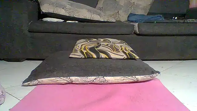 Pokazy przed kamerką – Sassydoll1