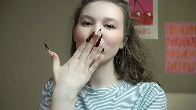 NicoleBryd: онлайн-секс-чат