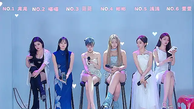 Fox_815 Chat XXX live