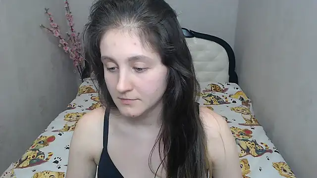 Holliy_Cooper Adlı Modelin Canlı XXX Sohbeti