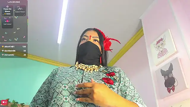 Iniya_Parul Live XXX Chat