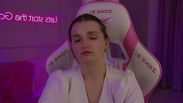 AnnyRaii's Webcam Show