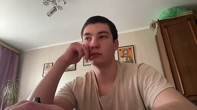 MoonlightVera: διαδικτυακό σόου στην κάμερα