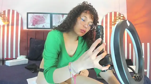 candice_johnss Adlı Modelin Canlı XXX Sohbeti