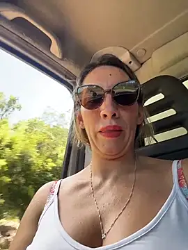 Chat +18 de Gatitacarlita ao vivo