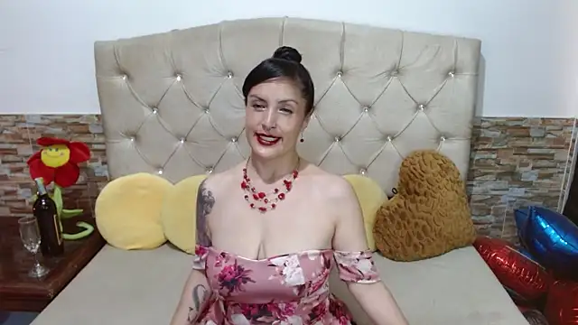 Adafield_ élő XXX-chatje