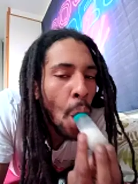 Mikaaa97 webkamerás műsora