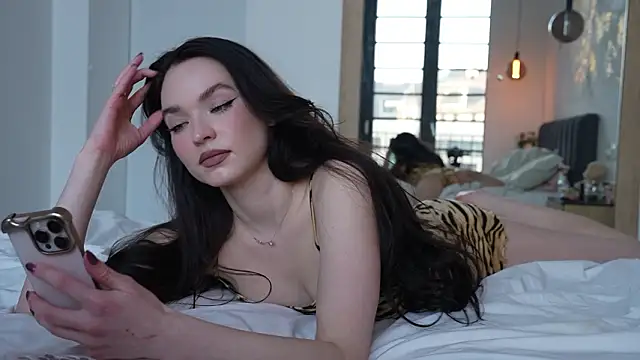 ibiddi 即時 XXX 聊天