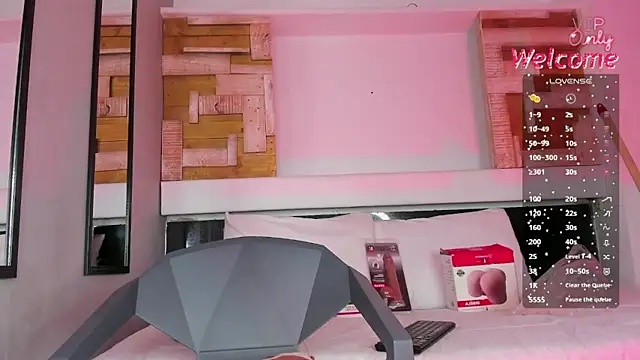 XXX chat uživo modela AmberAdams_