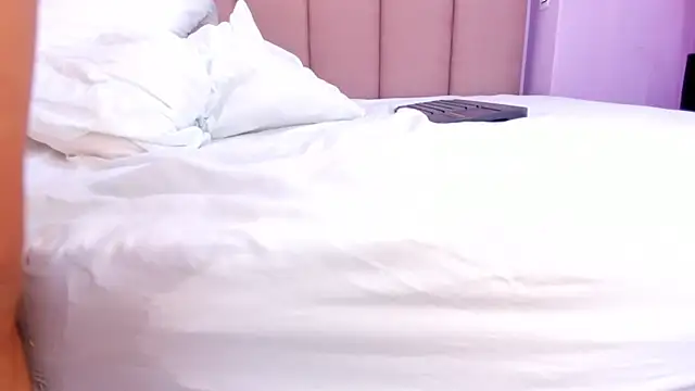 XXX chat uživo modela camila_scoth