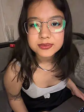 JanaraM_ Adlı Modelin Canlı XXX Sohbeti