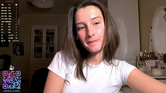 DarlineBrustera élő XXX-chatje