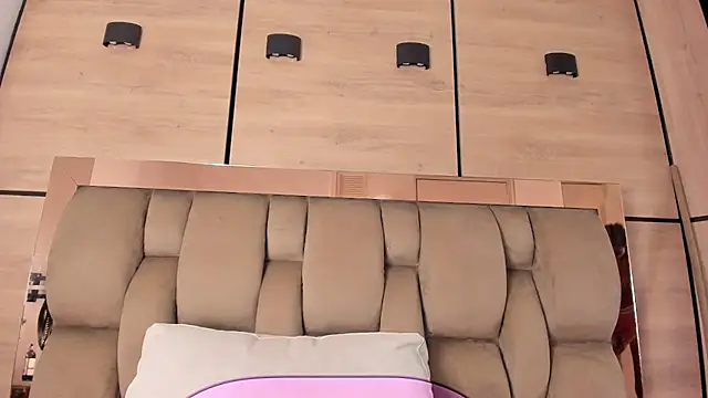 karol_lewiss' Live XXX Chat