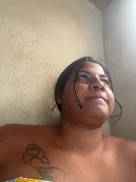 Giselabrunette25: онлайн-секс-чат