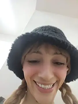 Dani-peggin Live XXX Chat