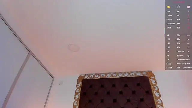 Chat +18 de ValeriaCardenas_ ao vivo