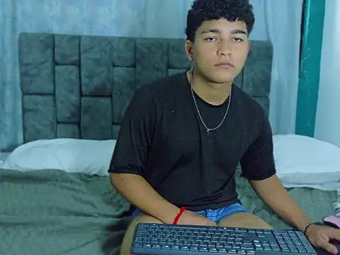 Brandon_WeslyのライブXXXチャット