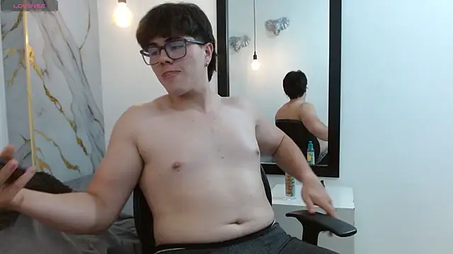 JohnsonFoxのライブXXXチャット