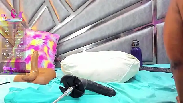 sofi_hill Show in webcam