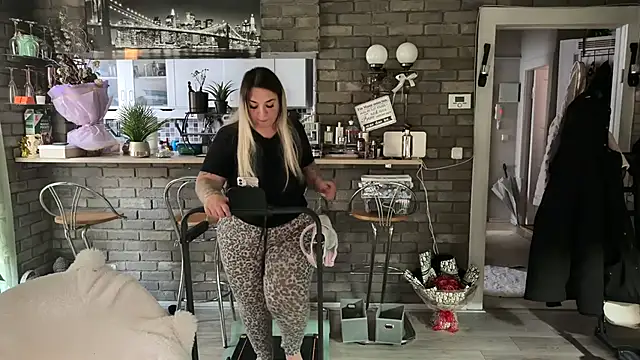 عرض كام Monageil