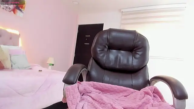 Czat XXX na żywo – Evelyn_Blossom