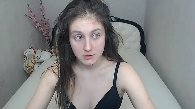 Holliy_Cooper Chat XXX in diretta