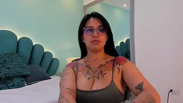 sharlott18 Chat XXX in diretta