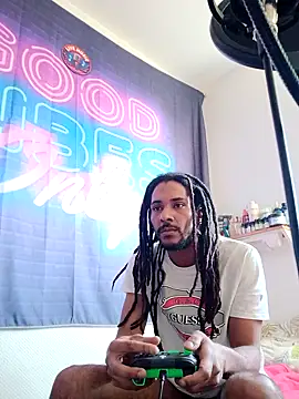 Mikaaa97 webkamerás műsora