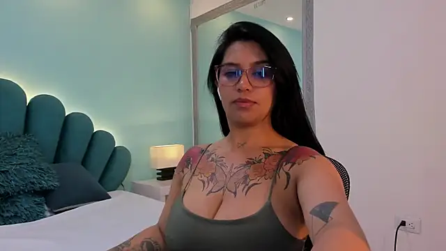 XXX chat uživo modela sharlott18