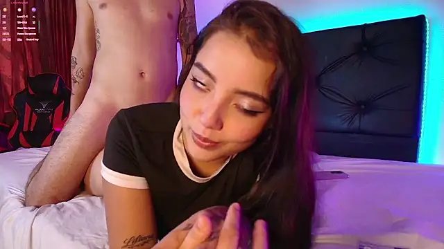 Онлайн чат XXX sarah_and_taylor