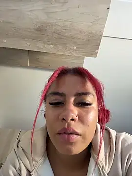 Chat +18 de FerAlvax ao vivo