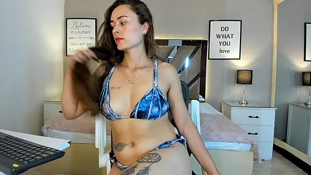 Онлайн чат XXX cellestehot