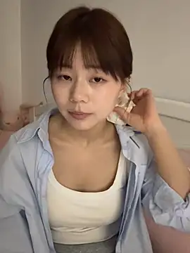 Nana-3のライブXXXチャット