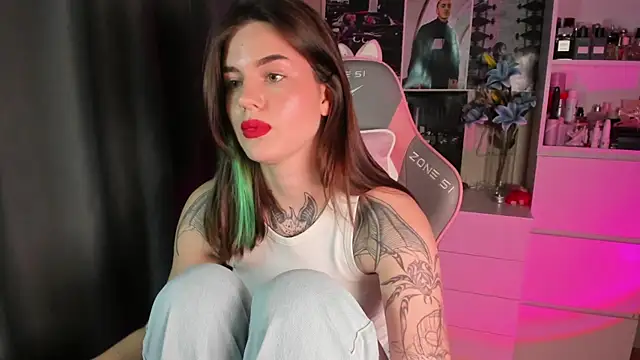 Chat XXX en directo de NikkieKitty